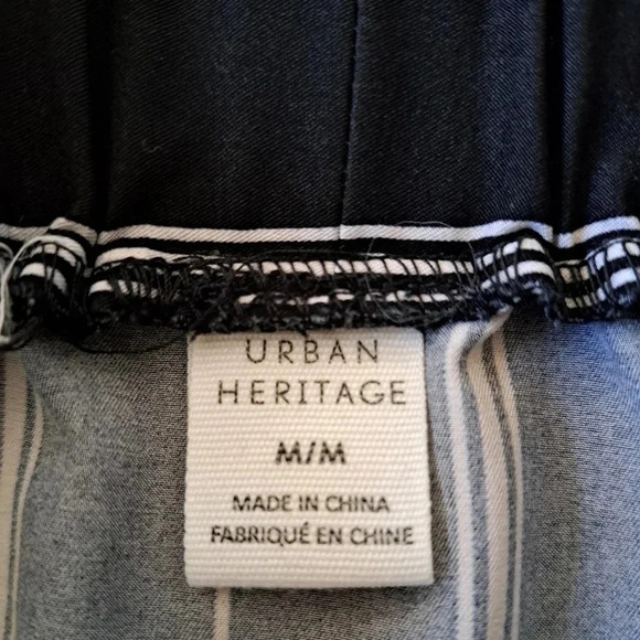 ❤️ Urban Heritage Black and White Striped Skirt - Picture 6 of 6